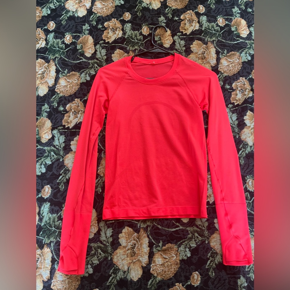 Lululemon Swiftly Tech Long-Sleeve Shirt
2.0